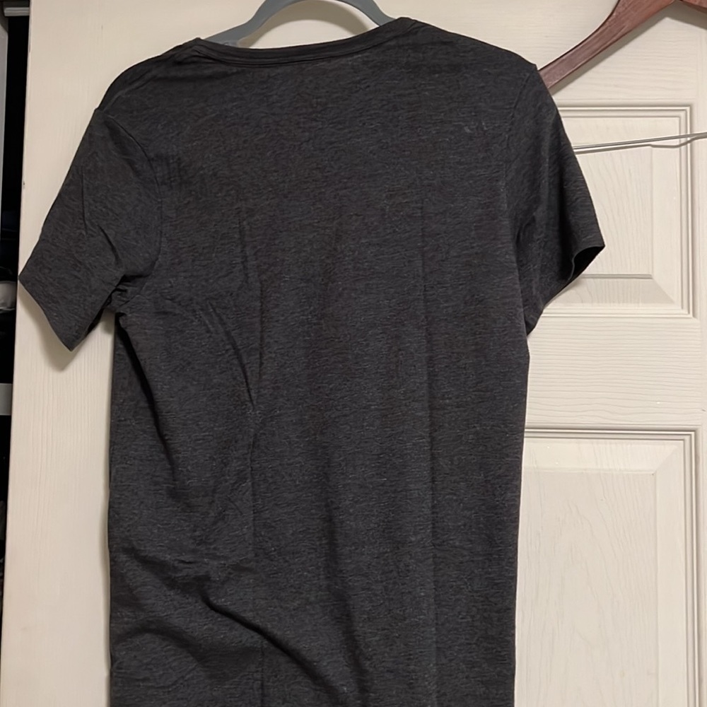 Calvin Klein tshirt - Picture 3 of 3